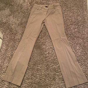 The Limited Pants in size 2 in color kacky